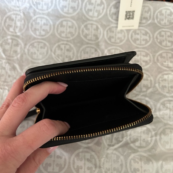 Tory Burch Emerson Mini Wallet Black Gold - Picture 8 of 9